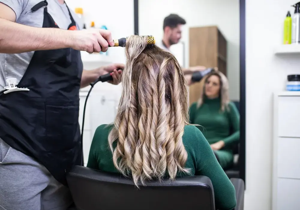 Najlepsze promocje w salonach fryzjerskich: jak znaleźć okazje na zabiegi