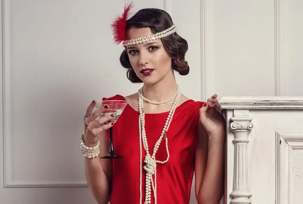 Jak zrobić eleganckie fryzury z lat 20 - modne inspiracje i porady stylizacji