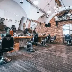 Dlaczego warto odwiedzić Barber House w Krakowie? Oto powody!